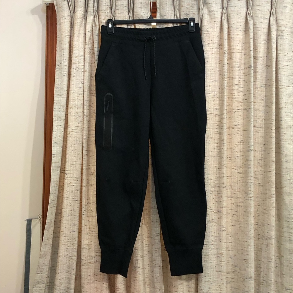 Nike Women's Sportswear Tech Joggers